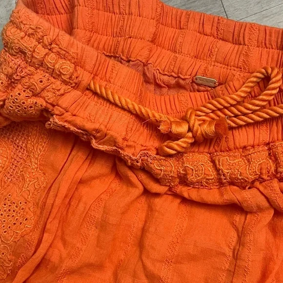 Free People Day Blooms Cutwork Embroidered Shorts, Flame, size M NWOT - Picture 5 of 7